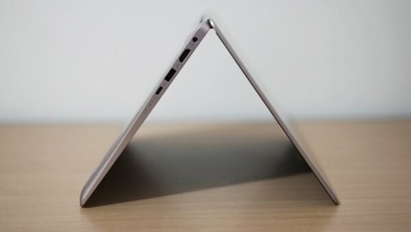 ASUS ZenBook 13 UX331U 006b 1 ASUS ZenBook 13 UX331U 006b 1