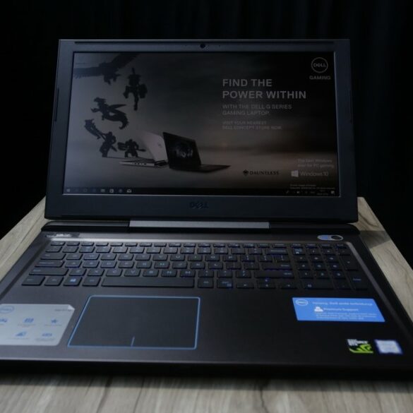 Dell G7 15 (7588), Laptop Gaming Elegan & Tipis Dengan Dukungan NVIDIA GTX 1060 MaxQ 19 Dell G7 15 001