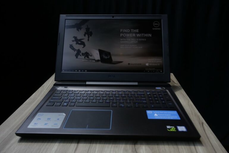 Dell G7 15 (7588), Laptop Gaming Elegan & Tipis Dengan Dukungan NVIDIA GTX 1060 MaxQ 33 Dell G7 15 001