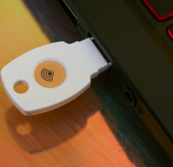 Google Titan Key 001