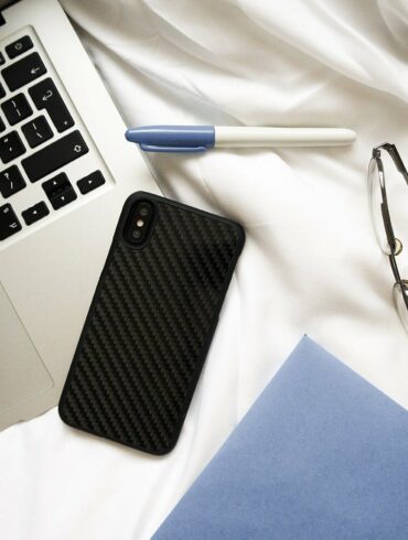 Proporta iPhone X Carbon Case 3