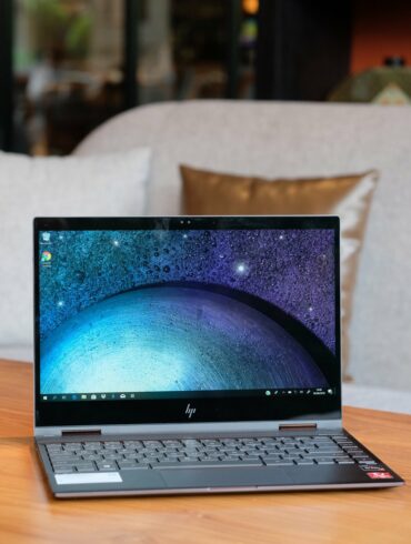 HP ENvy x360 depan HP ENvy x360 depan