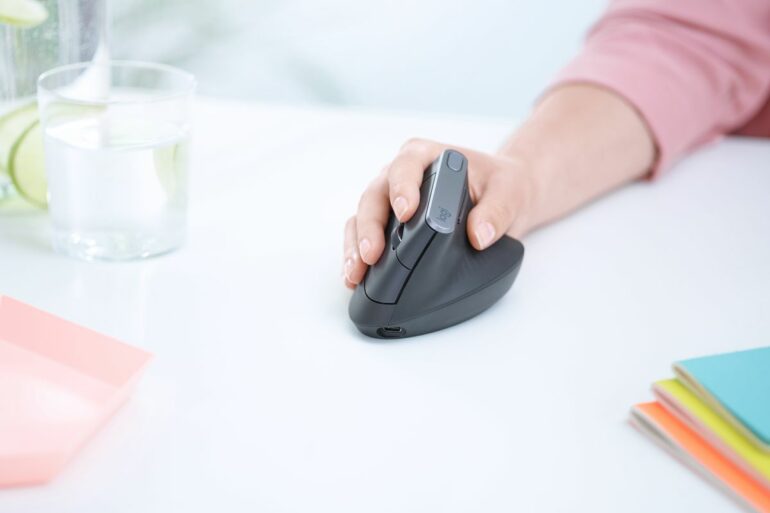 Logitech MX Vertical 1