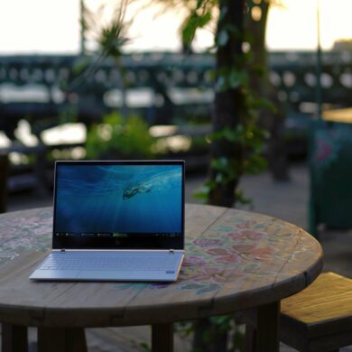 HP Spectre 13 2018 open meja HP Spectre 13 2018 open meja