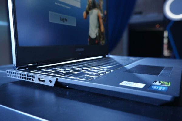 Lenovo Legion Y530 5