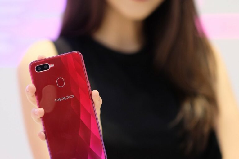 OPPO F9 sunrise red OPPO F9 sunrise red