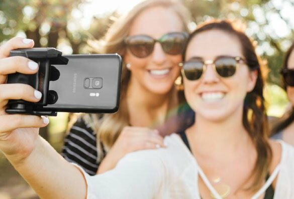 Adonit Photogrip: Grip Multifungsi untuk Permudah Memotret dengan Smartphone 19 Adonit Photogrip 1