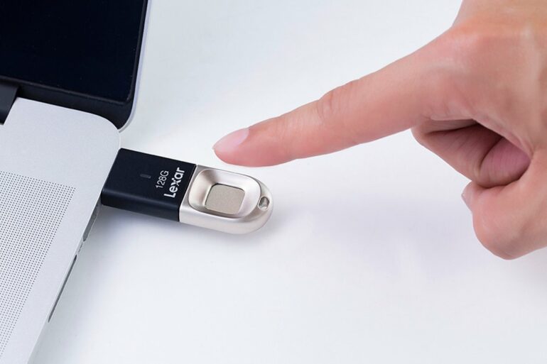 Lexar JumpDrive Fingerprint F35 1