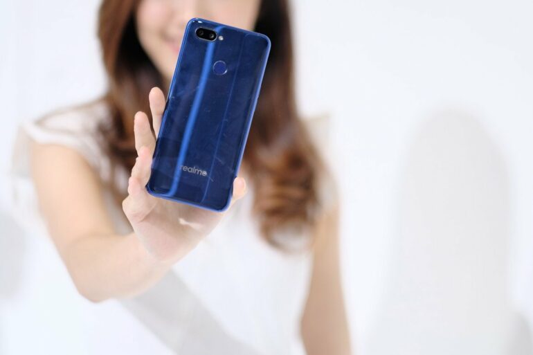 Review Realme 2 Pro: Penantang Baru dengan Keseimbangan Harga , Fitur dan Performa Terbaik 52 realme 2 pro back blue