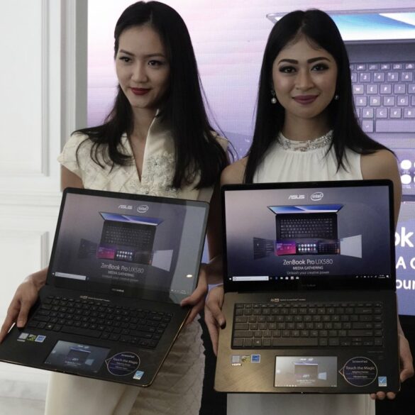 ASUS ZenBook Pro 15 UX580 1