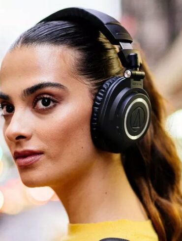 Audio Technica M50xBT 2