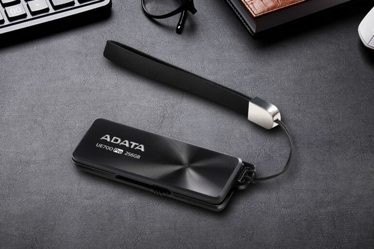 ADATA UE700 Pro 1 ADATA UE700 Pro 1