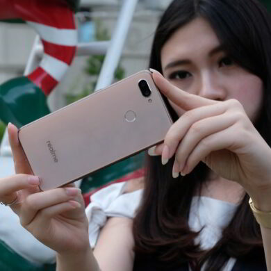 Realme U1 kamera belakang Fiery Gold