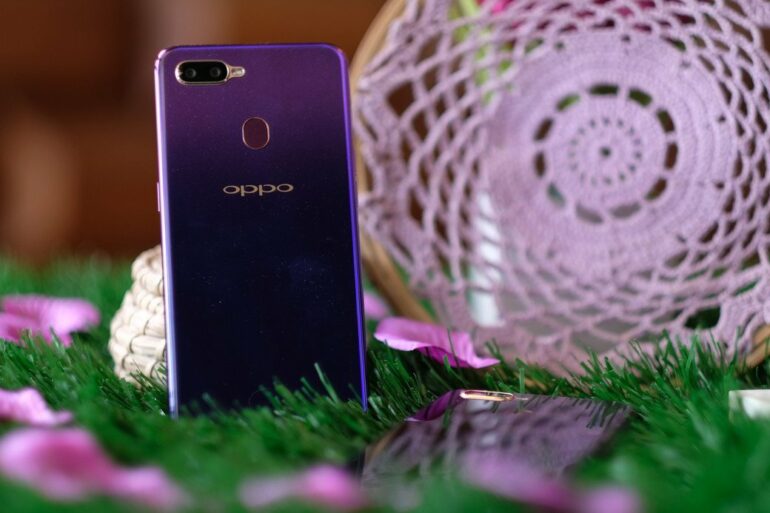 oppo f9 purple tampak belakang
