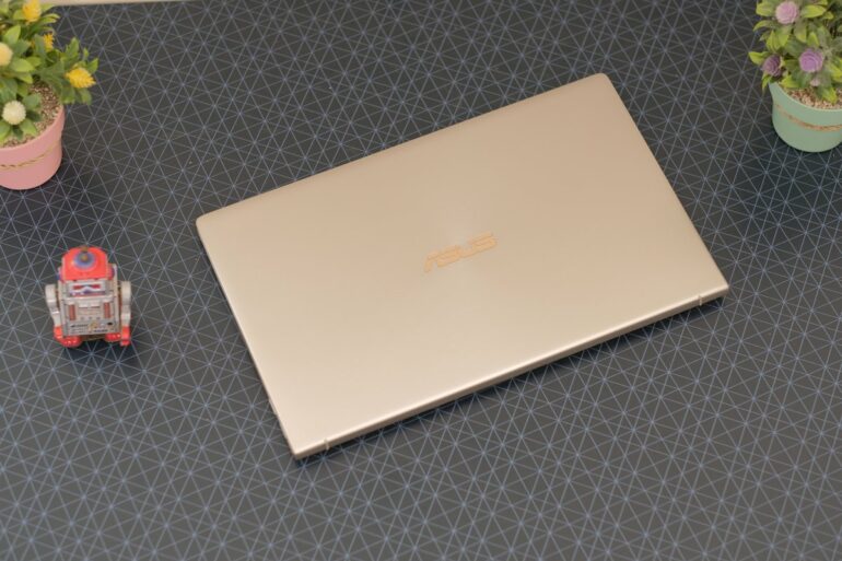 ASUS ZenBook 14 UX433F 1 ASUS ZenBook 14 UX433F 1