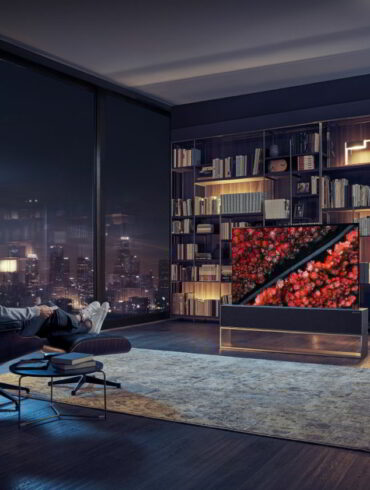 LG OLED TV R Full 01