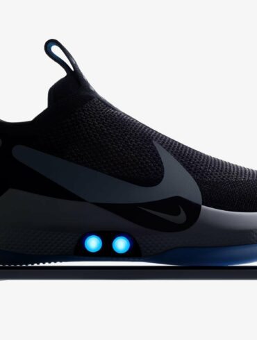 Nike Adapt BB: Sepatu Canggih yang Bisa Dikendalikan dari Smartphone 30 Nike Adapt BB 1