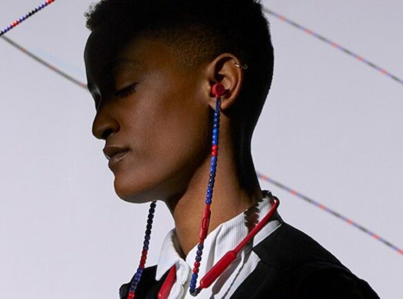 Beats X Sacai Edition: In Ear Headphone Nirkabel yang Bisa Jadi Aksesoris Kalung 35 beats X sacai 1