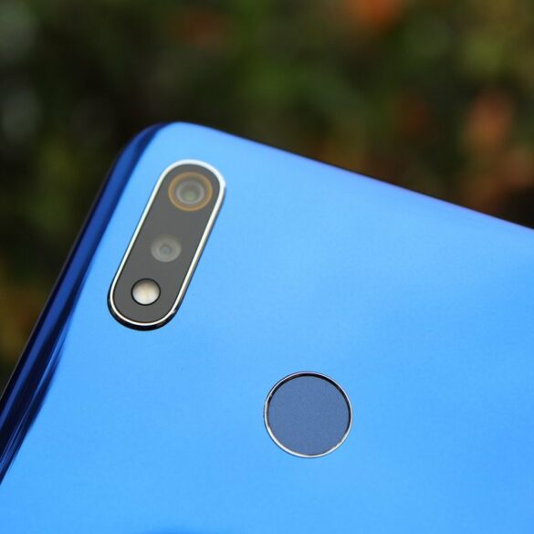 Realme 3 blue kamera belakang