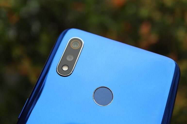 Realme 3 blue kamera belakang
