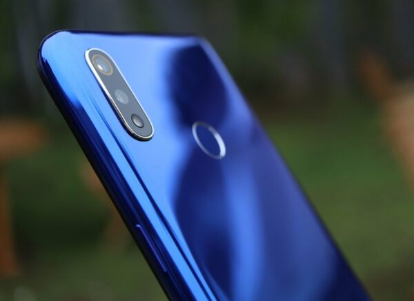Realme 3 blue samping Realme 3 blue samping