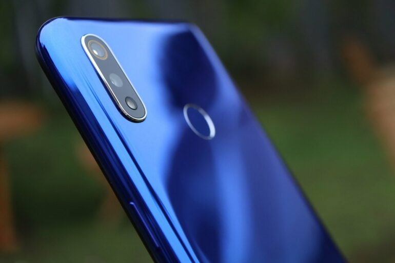 Realme 3 blue samping Realme 3 blue samping