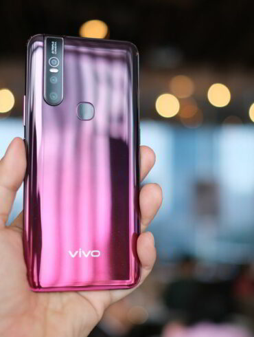 Vivo V15 glamour red
