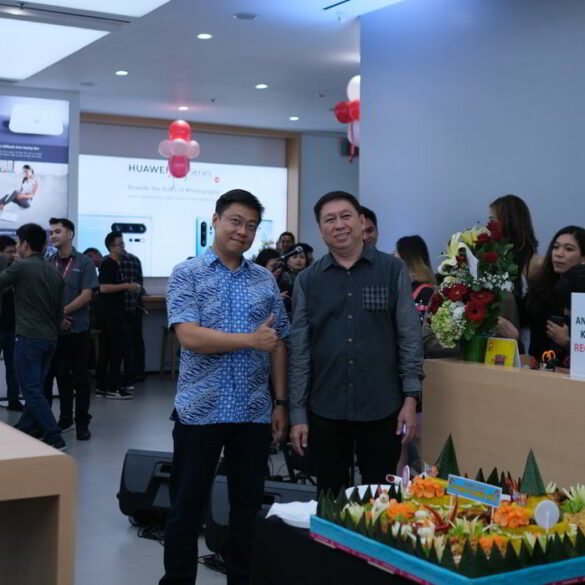 Huawei Resmikan <em>High-End Experience Shop</em> Pertamanya di Indonesia 27 Huawei store TA