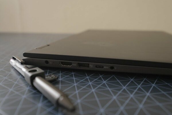 Lenovo YOGA 530 konektivitas 2