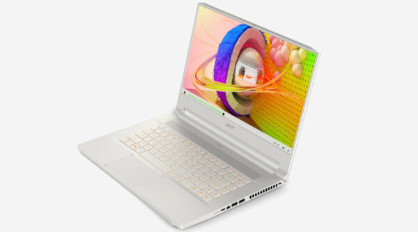 Acer ConceptD 7 terbuka Acer ConceptD 7 terbuka