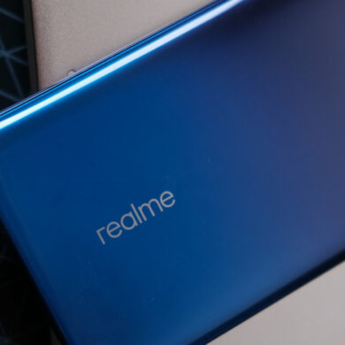 Realme X logo belakang