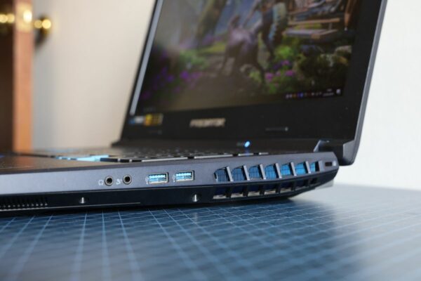 Review Acer Predator Helios 500 (PH517-61): Laptop Kencang Sekelas PC Desktop dengan AMD Ryzen 7 Generasi Kedua 26 acer predator helios 500 3