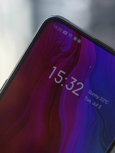 layar penuh oppo reno