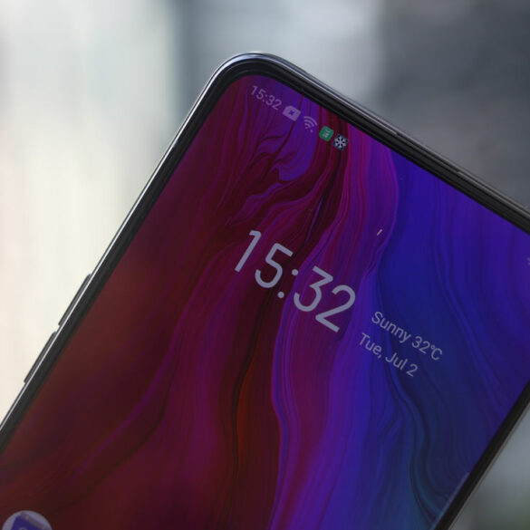 layar penuh oppo reno