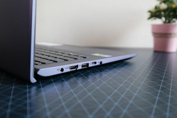 ASUS VivoBook A412FL 4 ASUS VivoBook A412FL 4