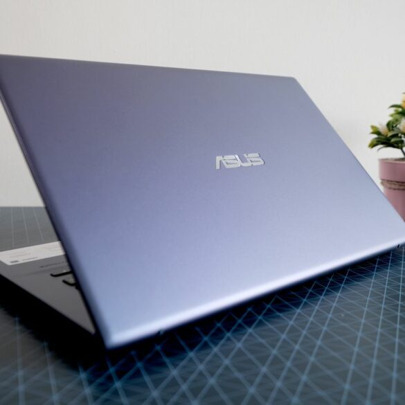 Review ASUS VivoBook A412FL: Laptop 14 inci Paling Ringkas dengan Pilihan Warna Trendi 27 ASUS VivoBook A412FL 6