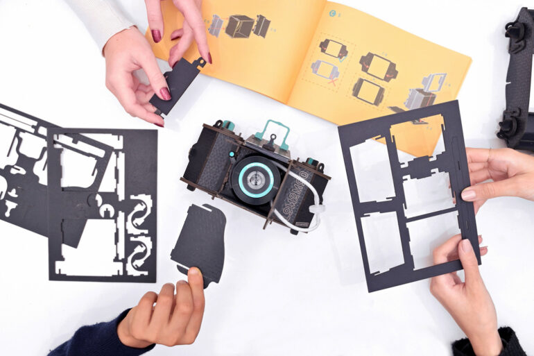 LomoMod No.1: Kamera Analog Medium Format Pertama dengan konsep DIY dan Lensa Sutton Liquid-Filled 40 LomoMod No.1 3