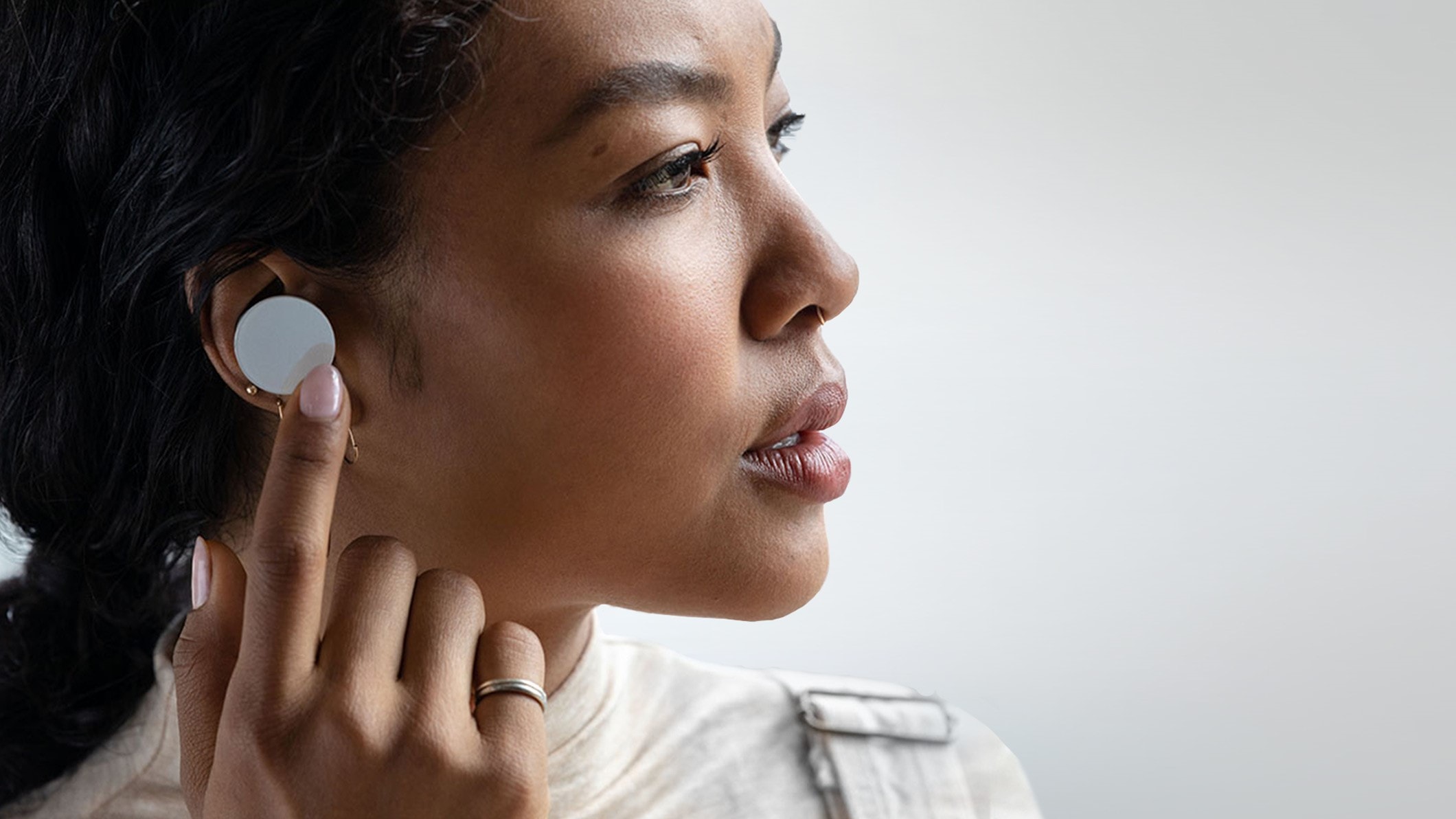 Microsoft Surface Earbuds: Terintegrasi 