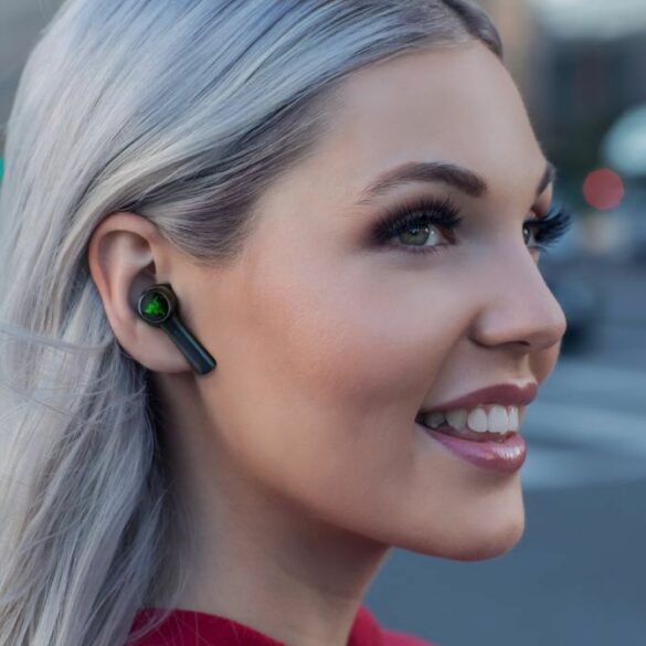 Razer Hammerhead True Wireless Earbuds 1
