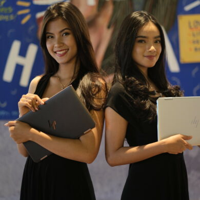 HP Spectre x360 2019 light