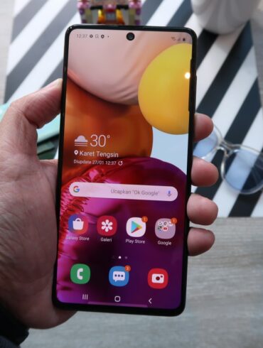 Samsung Galaxy A71 1 2