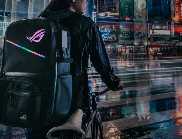 Asus ROG Ranger BP3703 Gaming Backpack: Tas Modular dengan Lampu RGB dan One-Touch Controller 19 Asus ROG Ranger BP3703 Gaming Backpack 2