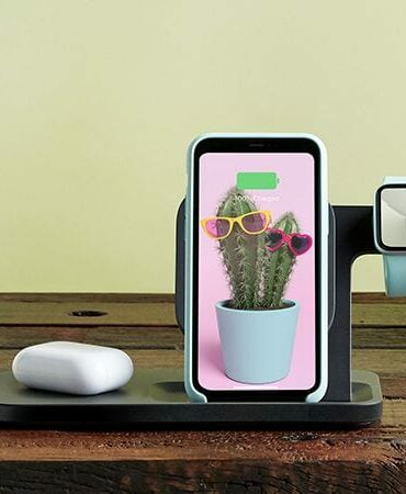 Logitech Powered 3-in-1 Dock: Docking Untuk Isi Ulang Baterai iPhone, AirPod dan Apple Watch 31 Logitech Powered 3 in 1 Dock 3