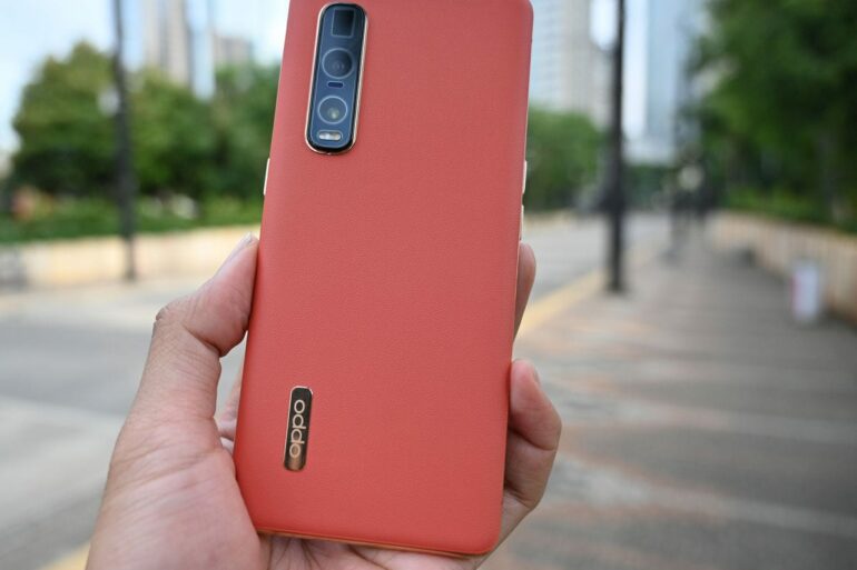 OPPO Find X2 Pro belakang