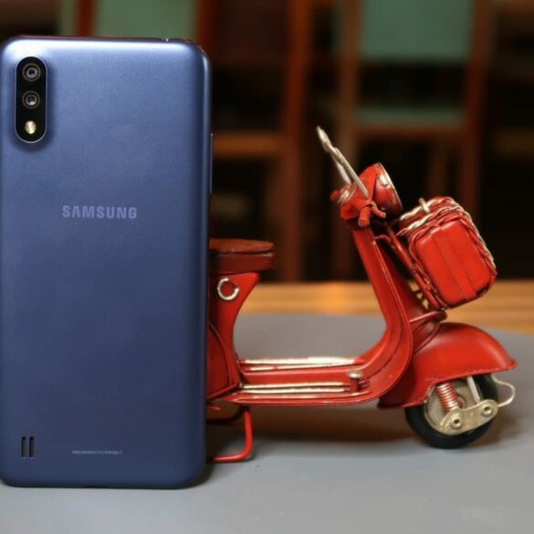 Inilah 4 Smartphone dengan Chipset Qualcomm Snapdragon Keluaran 2020 di Bawah 2 Juta Rupiah 19 Samsung Galaxy A01 2