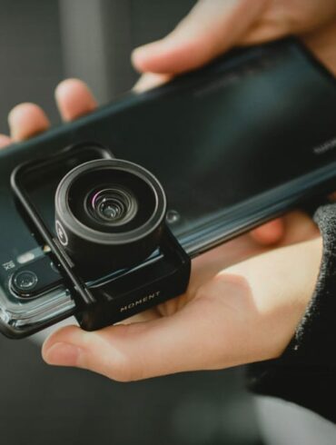 moment Lens Mount Clip 1 moment Lens Mount Clip 1
