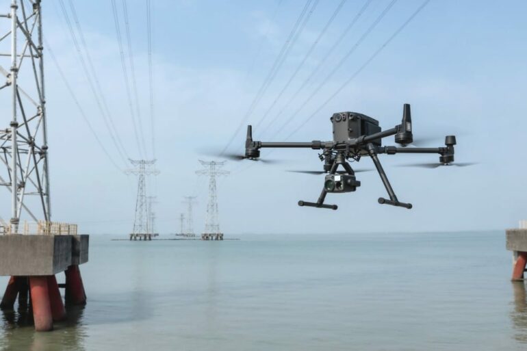 DJI Matrice 300 RTK dan Kamera Zenmuse H20: Platform Drone Paling Canggih DJI untuk Segmen Komersial 33 DJI Matrice 300 RTK 1