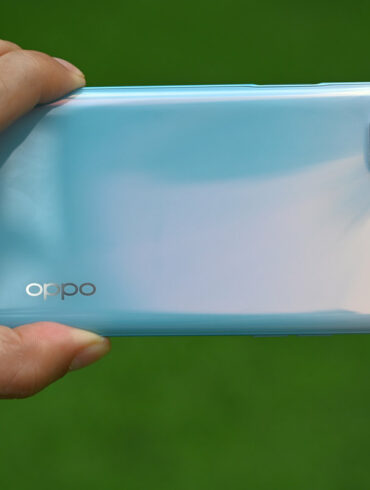 OPPO A92 belakang