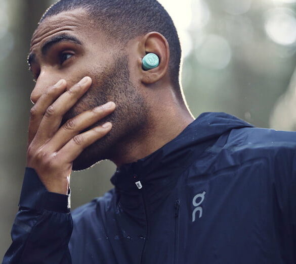 Bang & Olufsen E8 Sport: Earbuds Wireless Tahan Air dengan Baterai 35 Jam 35 Beoplay E8 Sport