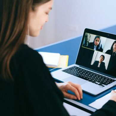 Ilustrasi video call